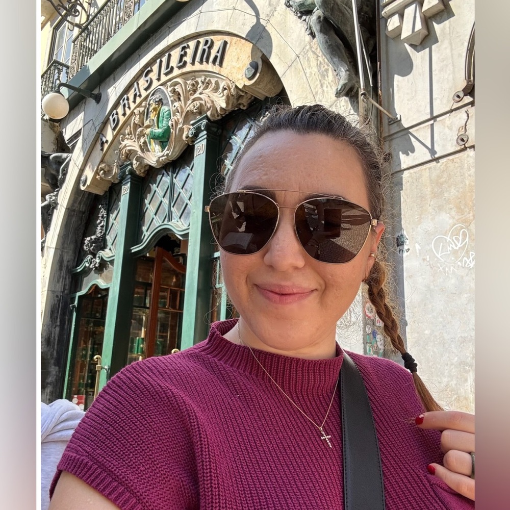 ⭐️ Meet Your Posher, Antonia ⭐️ - Picture 5 of 16